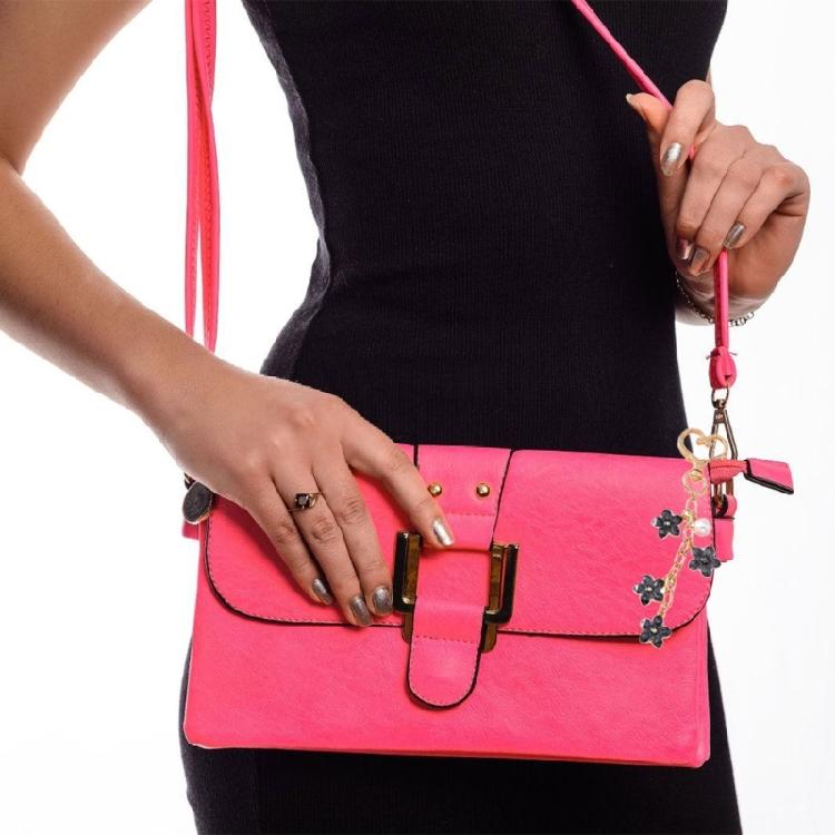 Elegant Metal Heart Bag Pendant Floral Keychain Stylish Purse Phone Charm Unique Key Holder Women's Fashion Jewelry Gift