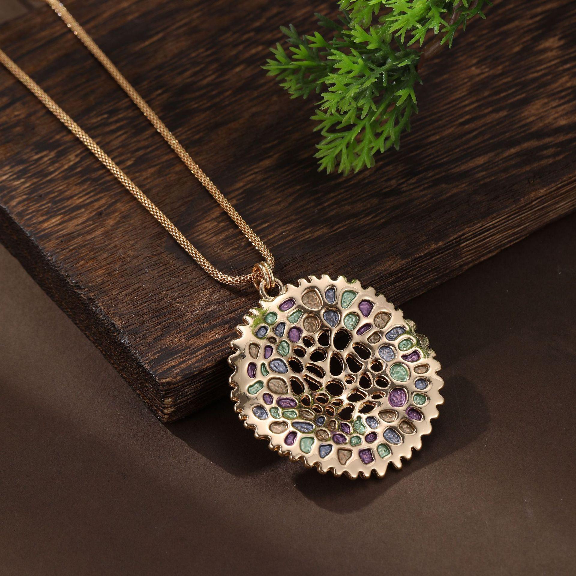 

Новый эмалевый цвет круглый кулон в виде листа шипа женское преувеличенное круглое лист высококачественное ожерелье