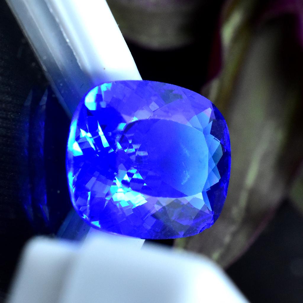 Brilliant 6.15 Carat Natural CERTIFIED Blue Sapphire Cushion Cut Loose Gemstone AR-6