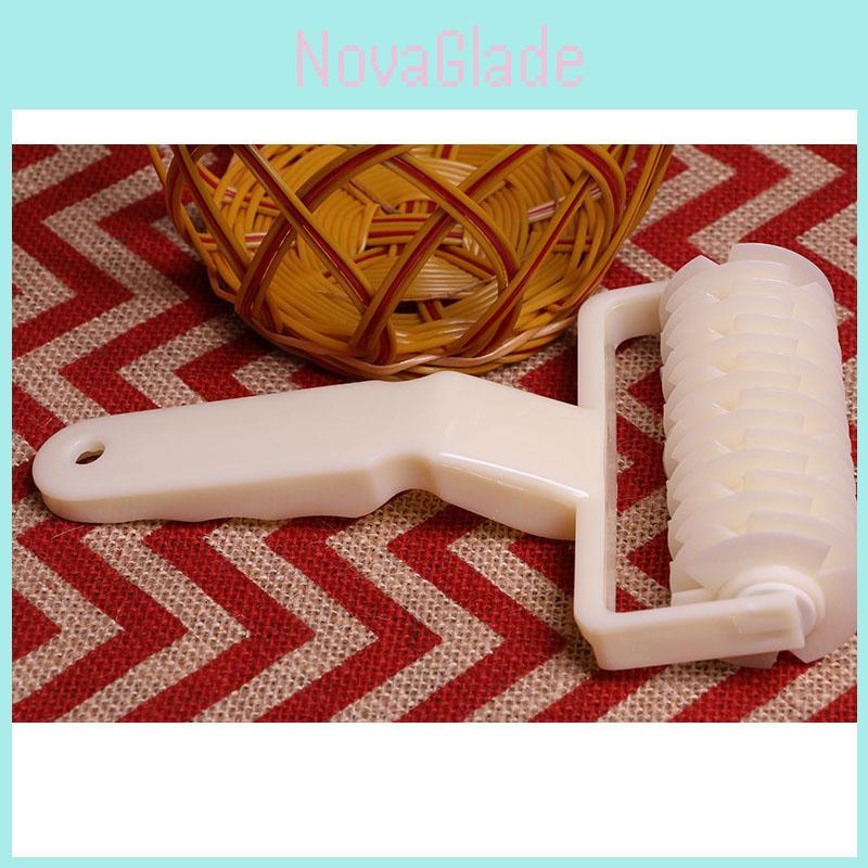 Premium Beige Rolling Lattice Roller Pie Pastry Cutter For Baking Bread And Pizza Dough