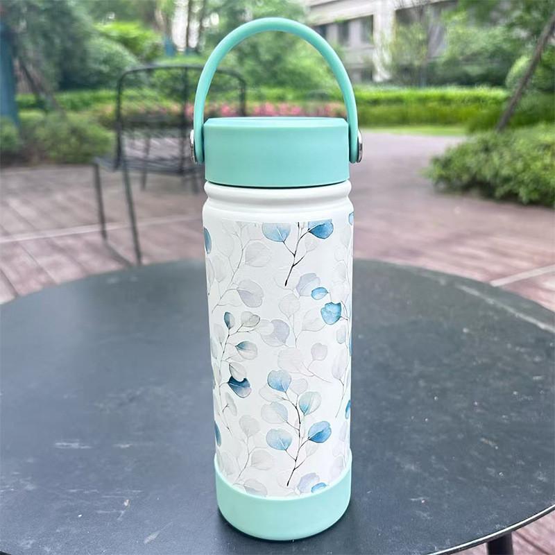 Style Large Capacity Insulated Water Bottle With Lock For Outdoor Travel And Sports