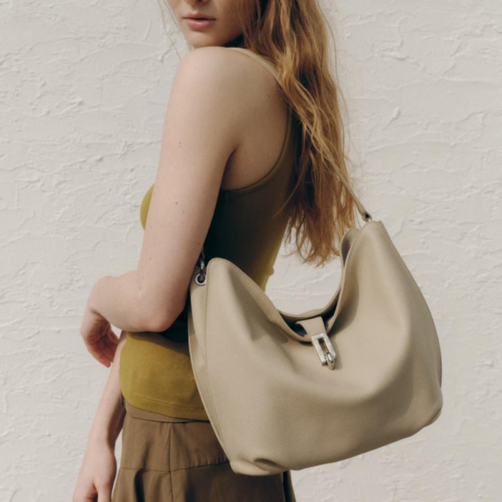

Daks Beige Cowhide Shoulder Bag With Buckle Dcba6f210 Single option