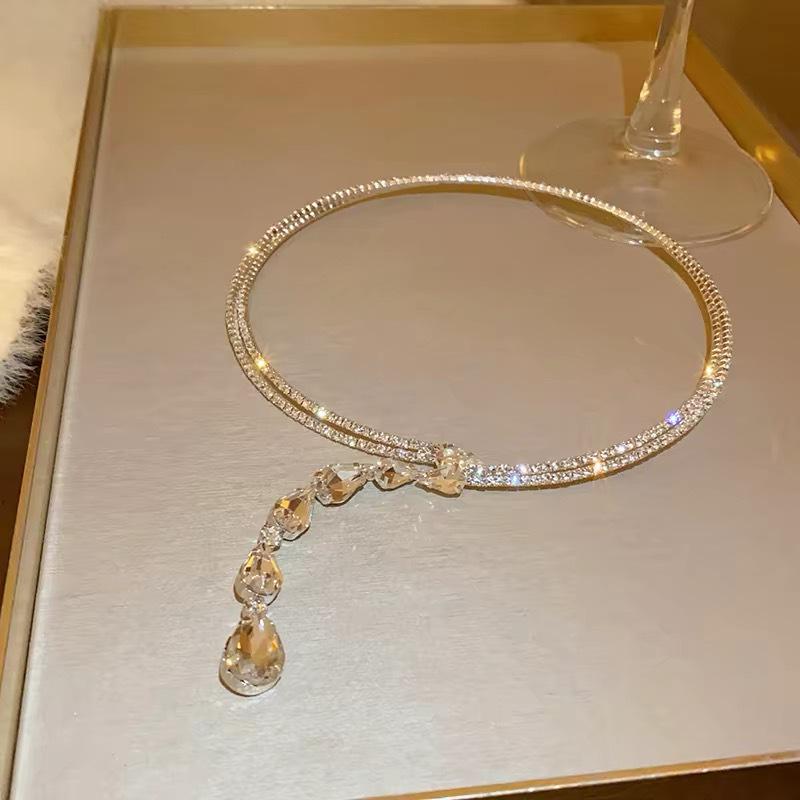 Elegant Rhinestone Flower Tassel Necklace for Women - Stylish Geometric Water Drop Design