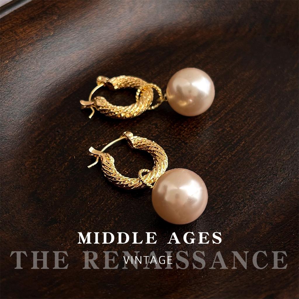 Light Medieval French Retro Pearl Earrings Twist Pattern Ear Buckles Light Luxury Court Style Earrings