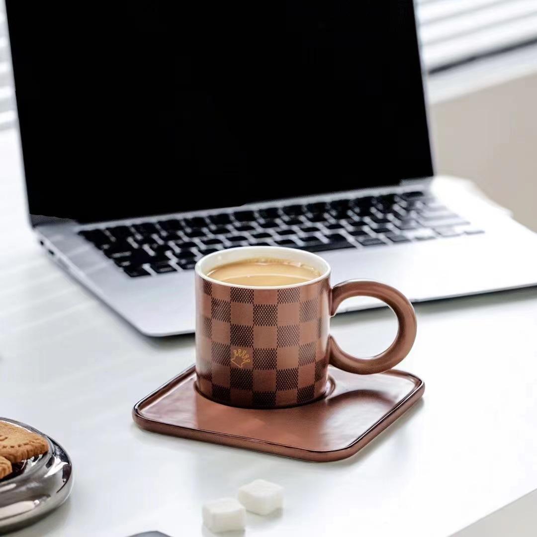 

Nordic Ceramic Breakfast Cup Disk Set with Disk Ceramic Afternoon Tea Cup Checkerboard Ceramic Coffee Cup Disk Mug 260ml
