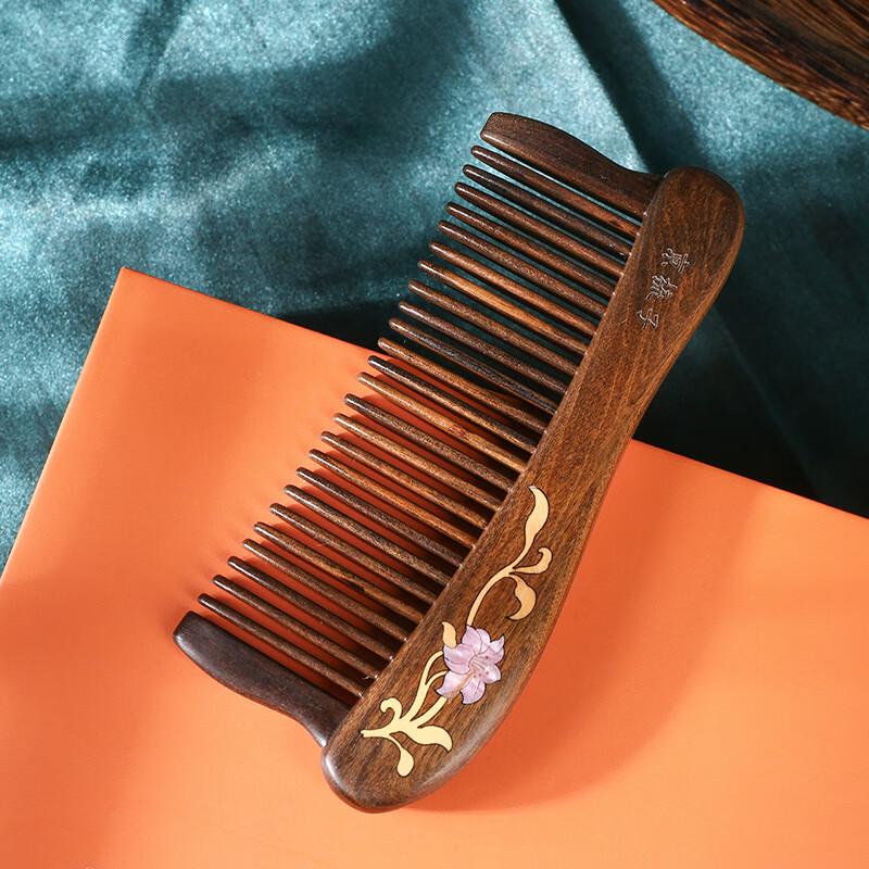 Elegant Sandalwood Comb Gift Box