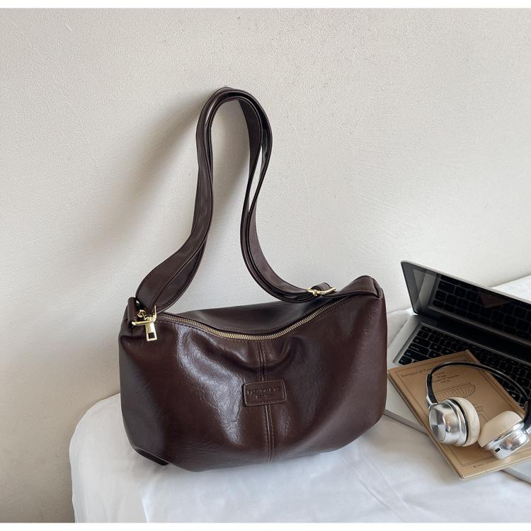 This year, the popular super-popular niche design bag 2025 new women's bag retro versatile messenger bag shoulder tote bag