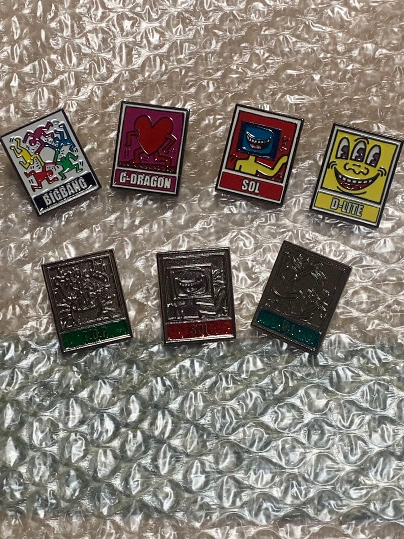 

[USED] BIGBANG Keith Haring Pins Official Merchandise G-DRAGONTOP