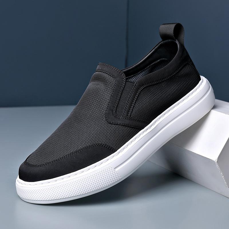 Designer New Shoes for Men Air Mesh Casual Shoes Summer Breathable Flat Skateboard Shoes Cool Black Slip-on Loafers