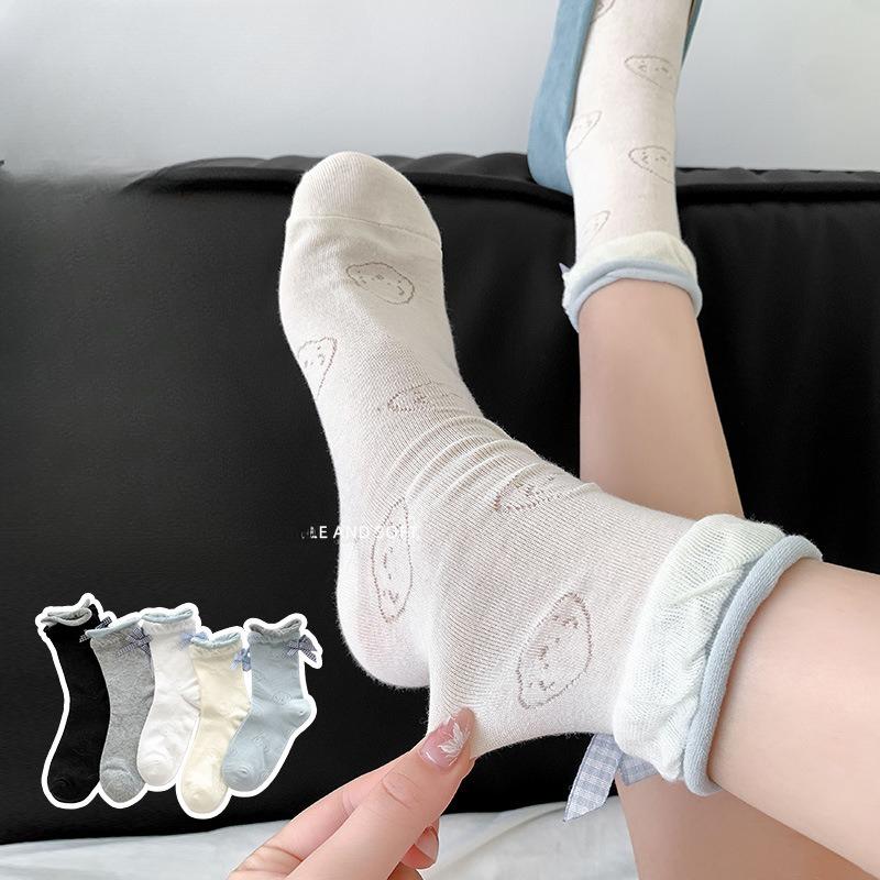 Double-layered Lace Socks for Women's Spring and Summer with A Dark Pattern and A Double-layered Lace Design