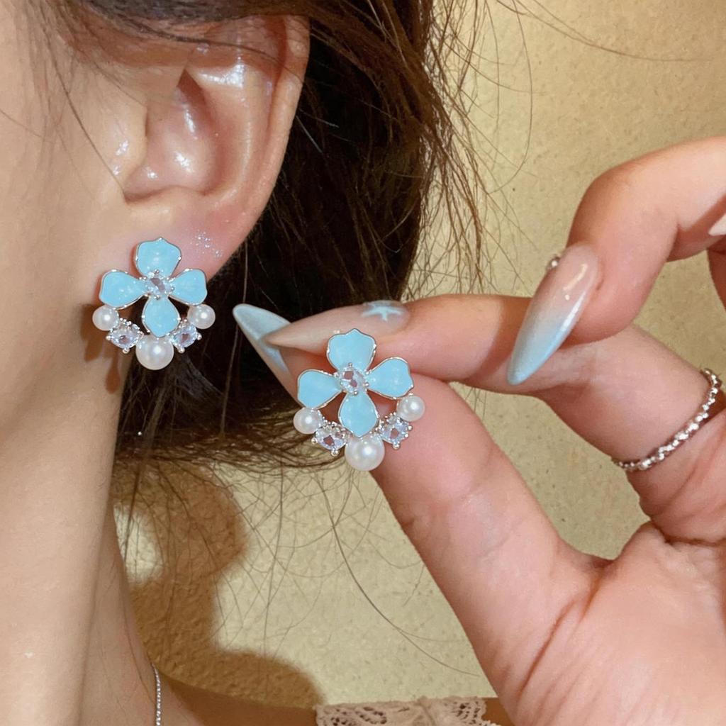 Exquisite Zircon Pearl Flower Stud Earrings: Versatile Silver Drip Oil Design for Luxurious, Fresh Style
