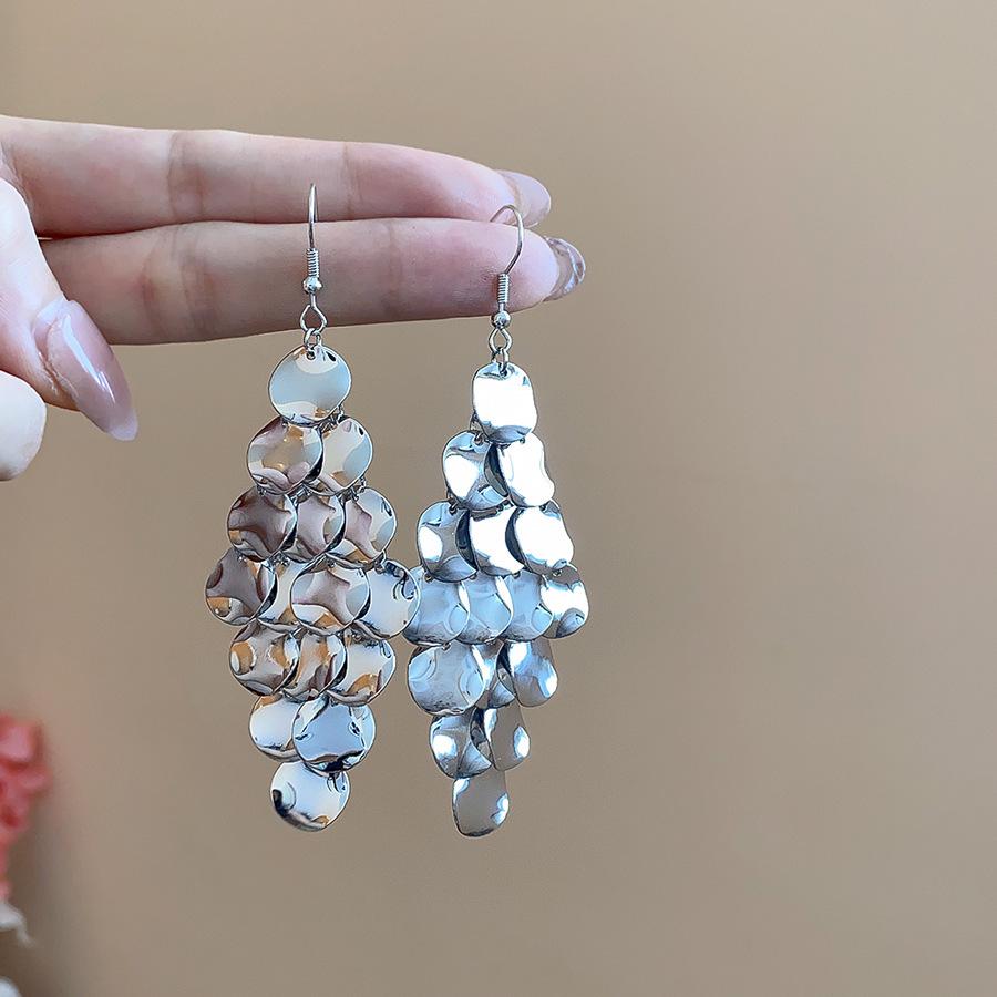 Silver Needle High-End Tassel Earrings – Elegant, Fashionable, Simple Design with a Unique Touch.