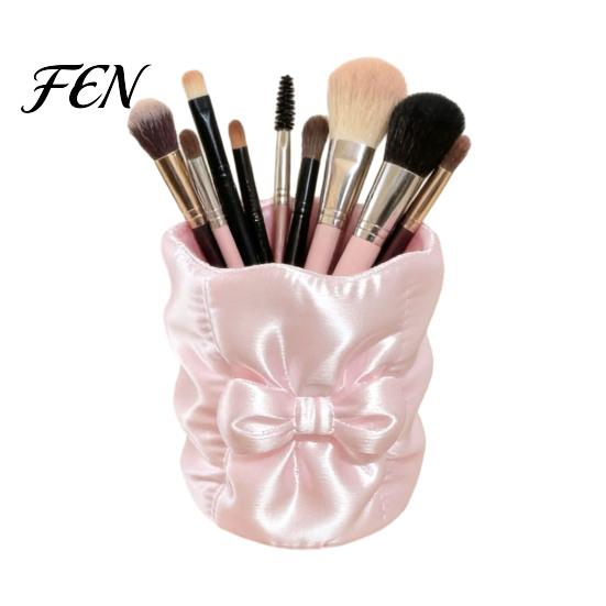 Eyebrow Brush Organizer 3D Printed Bow Makeup Holder, Large Capacity Beauty Tool Desktop Holder Desk Organizer, Bowknot Pencil Storage Container Cup