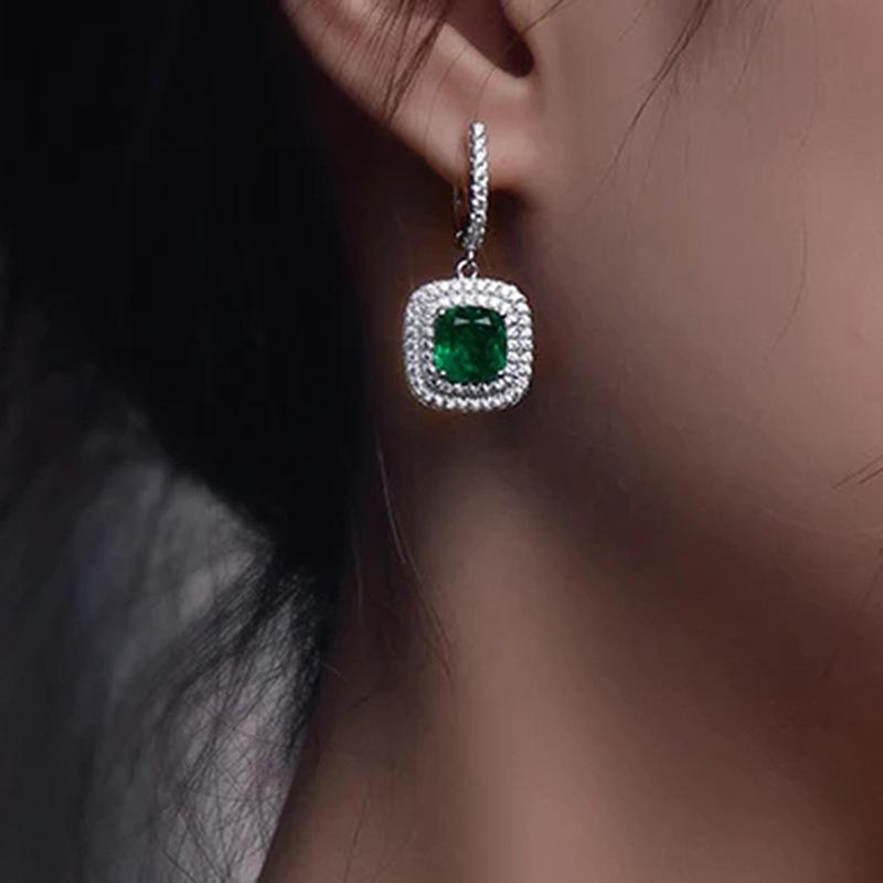 

Модные серьги-подвески зелёный