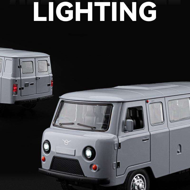 1:18 Russian UAZ TRAVELER BUS Alloy Model Car Toy Diecasts Metal Casting Pull Back Sound and Light Car Toys For Children Vehicle