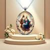Un collier pendentif représentant Jésus, la Vierge Marie et des thèmes de la foi chrétienne, avec un pendentif en verre gemme temporel.