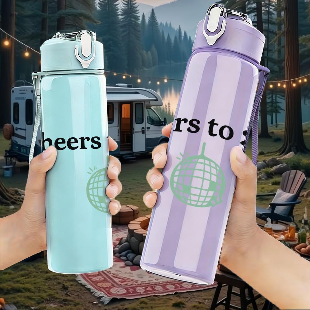 1PC Cheers To 2026 Globe Text Print 750ml Color Plastic Sports Water Bottle Leakproof Flip Straw Lid Suitable for Sports Office Home Use