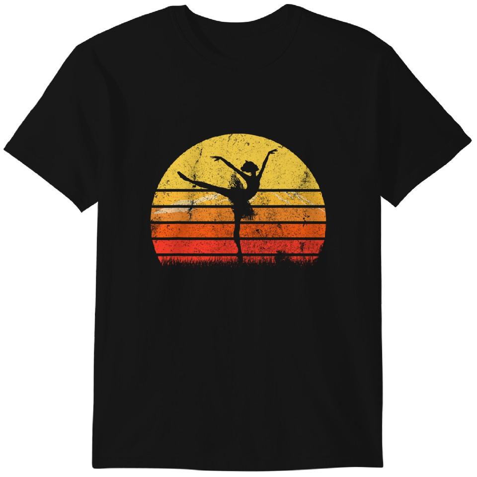 

intage Retro Ballet Player Ballerina Silhouette Sun Funny T-Shirt Classic T-shirt S