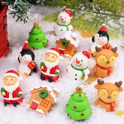 Niedliche Weihnachtsanhänger aus Kunstharz Mini Weihnachtsmann Schneemann Elch Mikrolandschaft Weihnachten Zuhause Büro Miniatur Schreibtischdekoration Zubehör