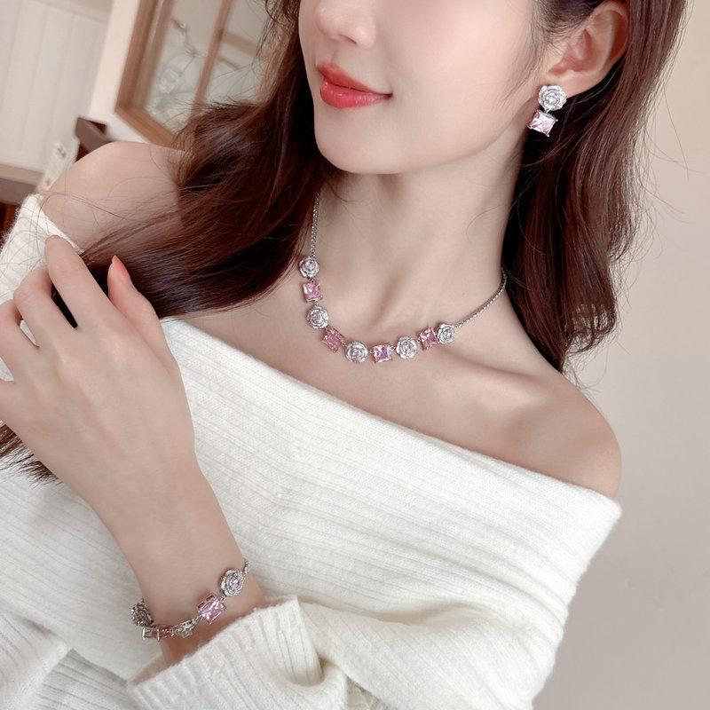 High-end Zircon Camellia Necklace Light Luxury Accessories Collarbone Chain Bracelet Earrings Dress with Elegant Jewelry Set