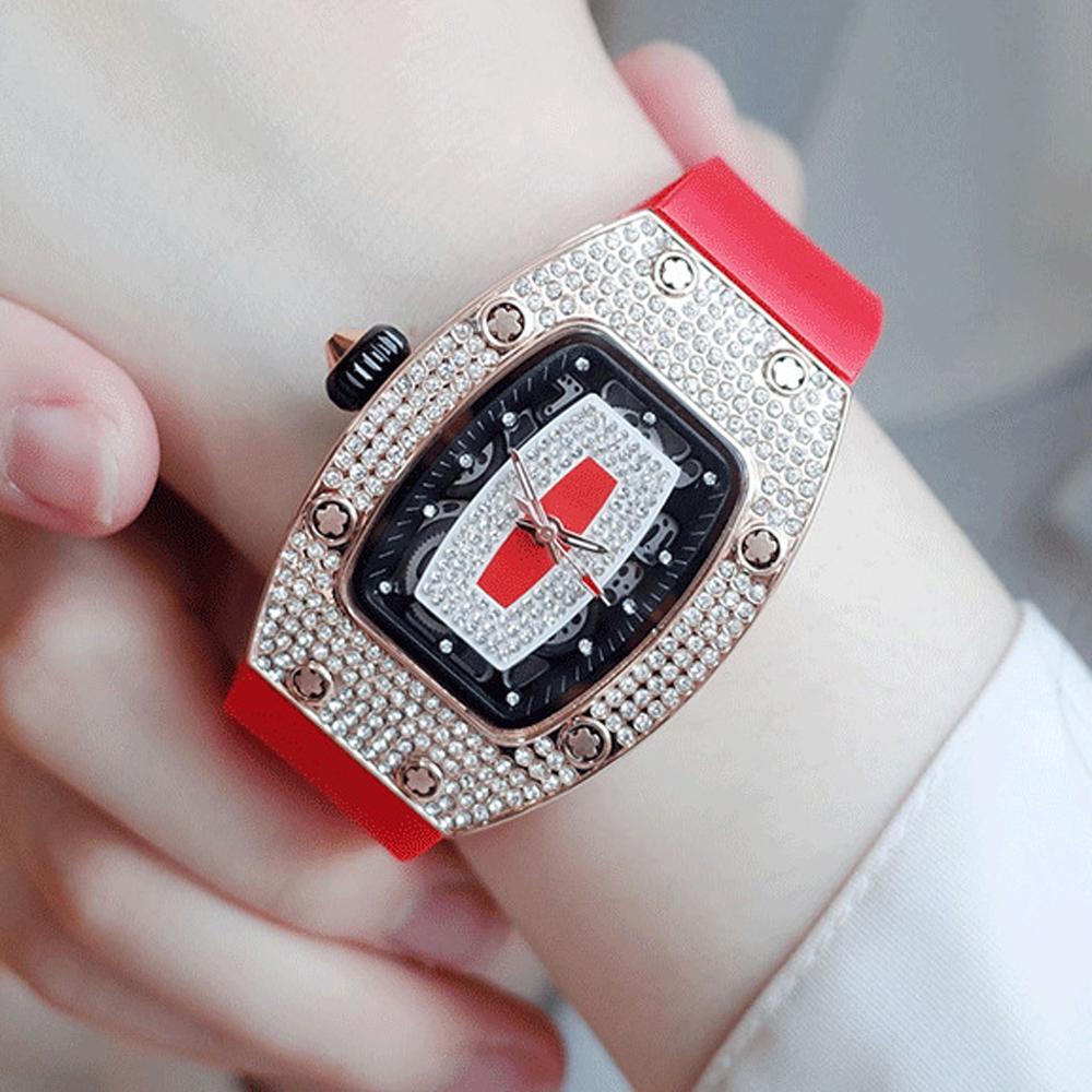 New Luxury Diamond Watch For Women Elegant Tonneau Original Design Watches Fashion Ice Out Sport Rubber Strap 3ATM Waterproof