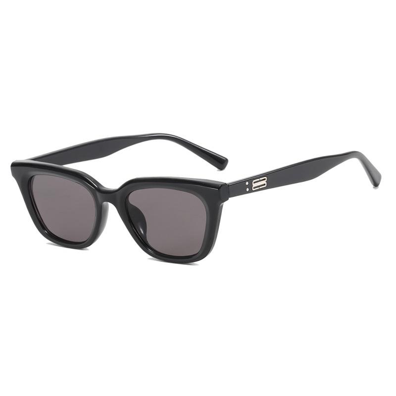 2023 New Small Frame Square Cat Eye Sunglasses With Uv Protection Black
