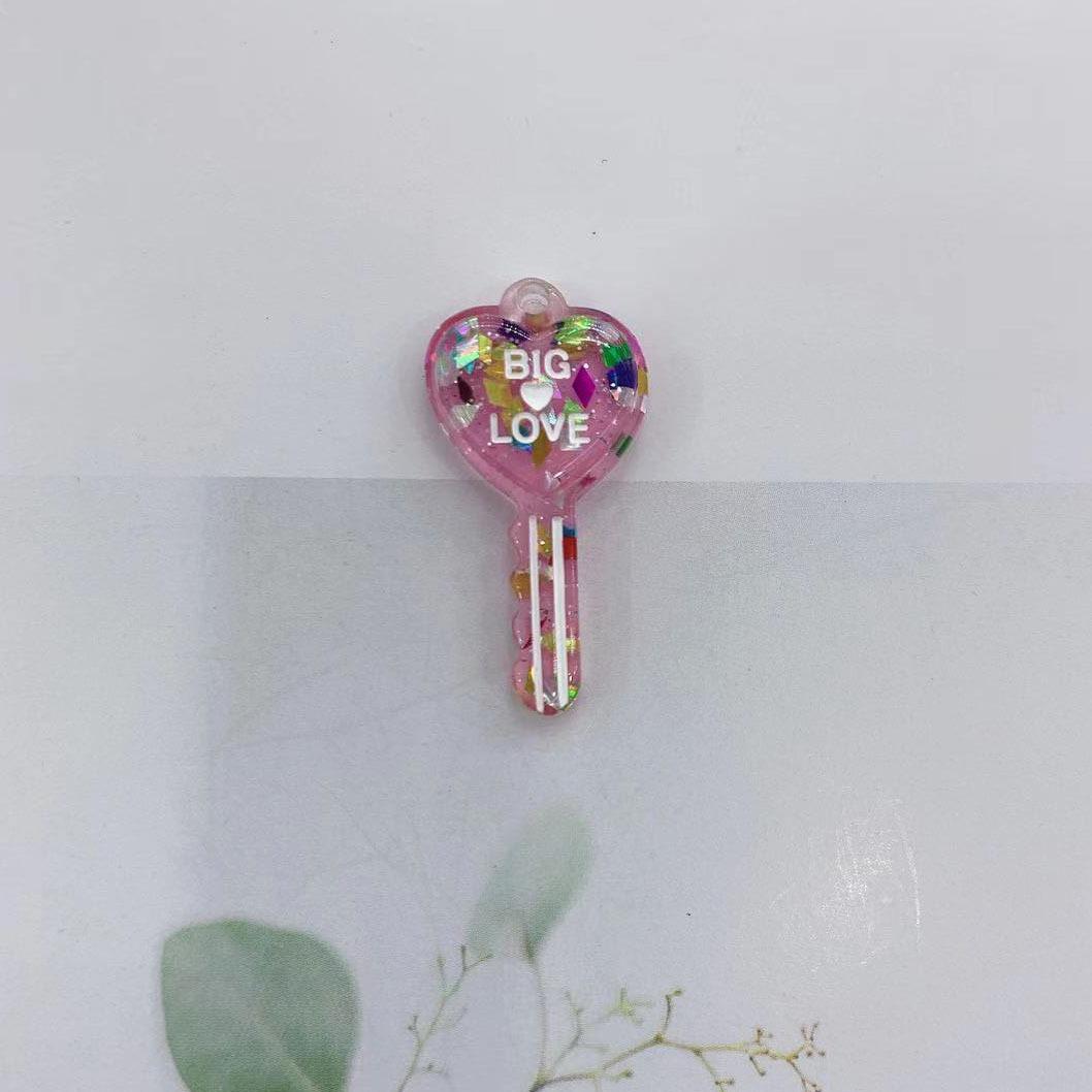 Heart-Shaped Resin Glitter Keychain Pendant – Jewelry & Bag Ornament