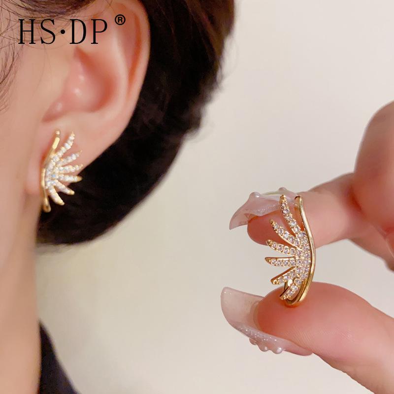 

S925 Silver Angel Wings Cubic Zirconia Stud Earrings - Minimalist, Luxurious, and Super Shiny
