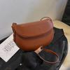 Niche design simple bag women's summer new trendy shoulder messenger bag high sense versatile commuter saddle bag