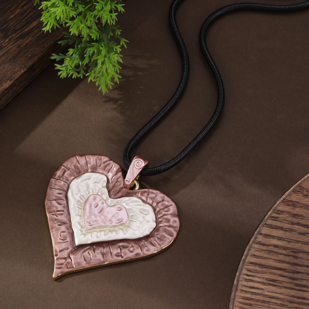 New Enamel Color Love Leather Rope Long Pendant, Women's Exaggerated Heart-shaped Versatile Heart-shaped Long Necklace