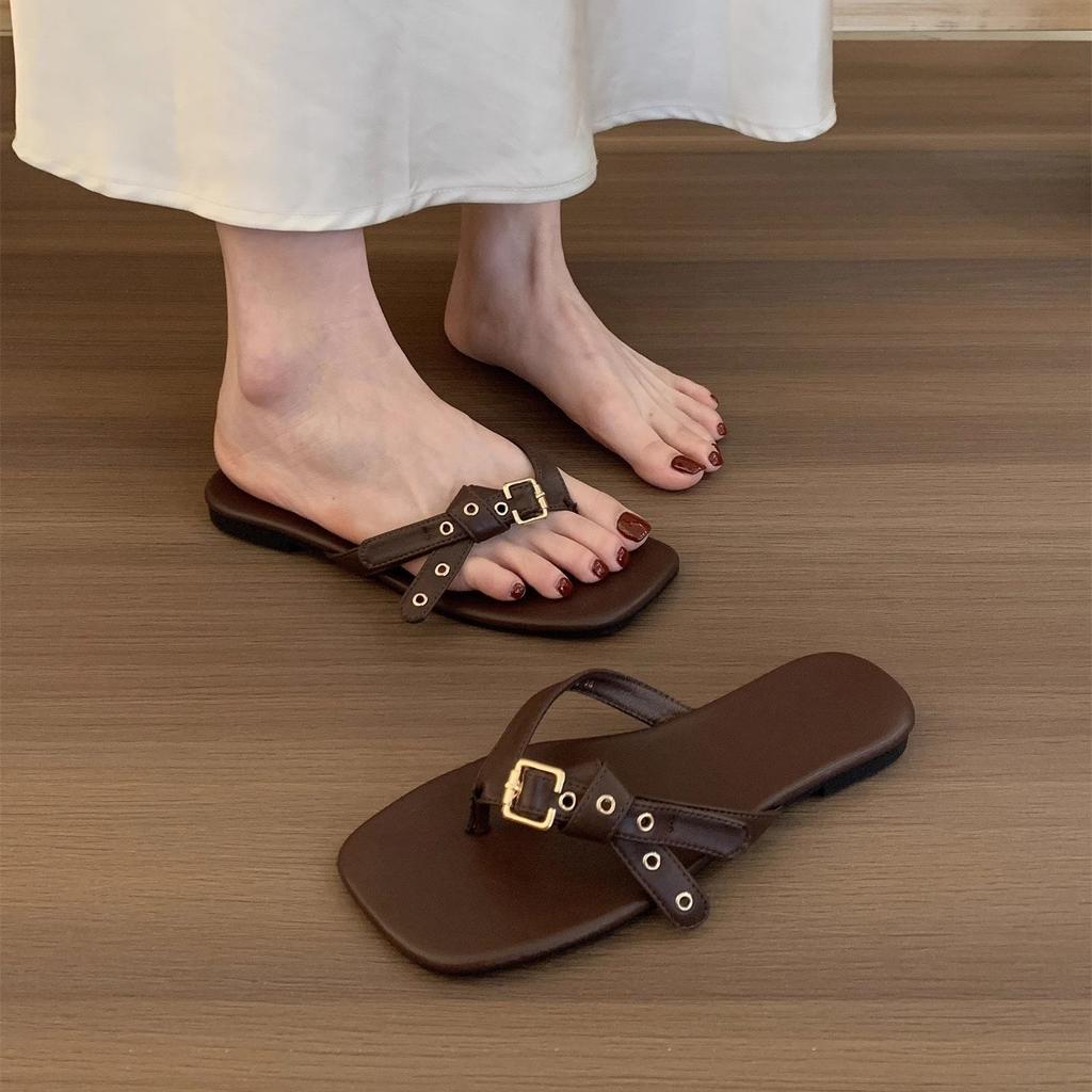 Korean niche belt buckle flip-flops women wear summer new toe slippers women's flat holiday beach sandals