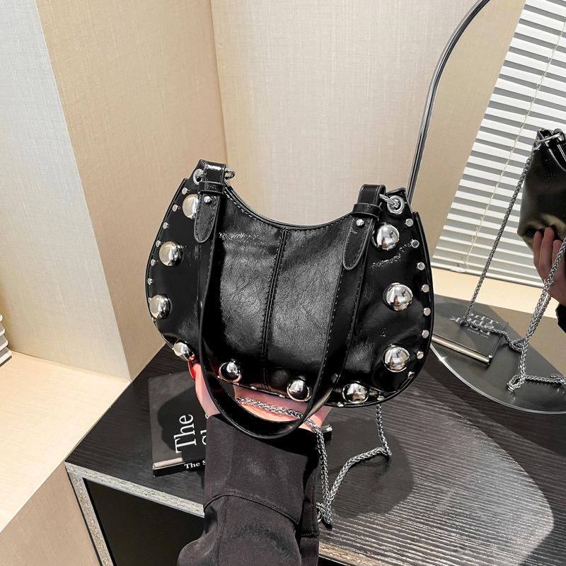 Wind rivet underarm bag women's new high-end retro shoulder messenger bag chain bag