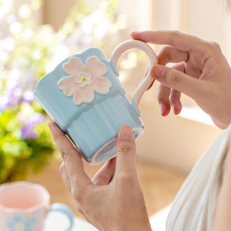 Creative hand-painted relief contrasting color flower cup household water cup design sense niche mug ceramic souvenir coffee cup