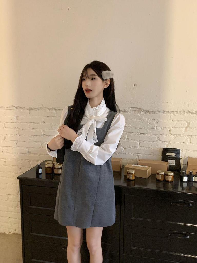 Women's Gray Square Neck Suspender Dress - Sweet or Salty Style, Autumn/Winter 2023, Loose Slim Fit, Layered Short Skirt.