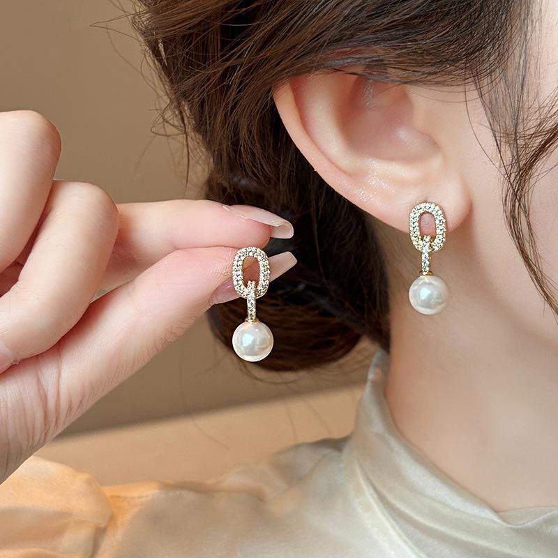 Elegant Geometric Pearl Earrings for Women - Chic, Versatile Design