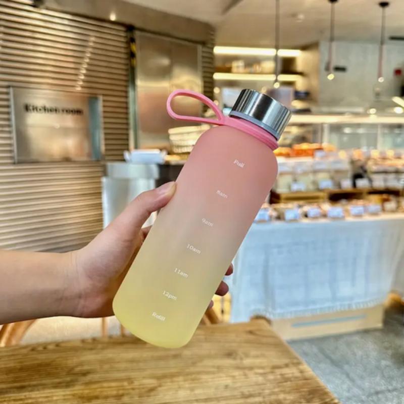 550ML Gradient Matte Handle Water Bottle - Portable Outdoor Sports Cup with Leak-Proof Lid, Durable PC Material
