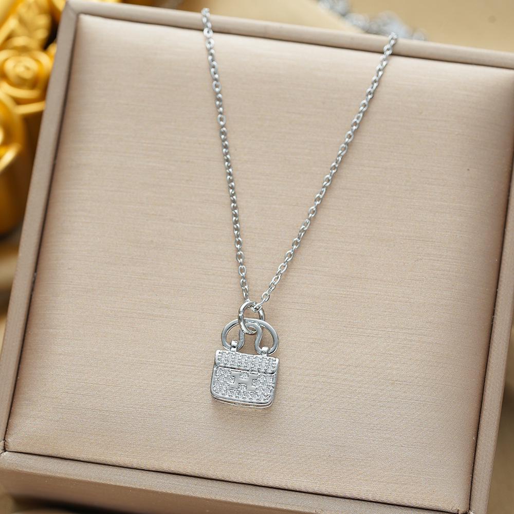 Titanium Steel Non-fading Necklace - European & American Style, Light Luxury, Versatile Korean Fashion, Perfect for Women and Girlfriend Gifts.