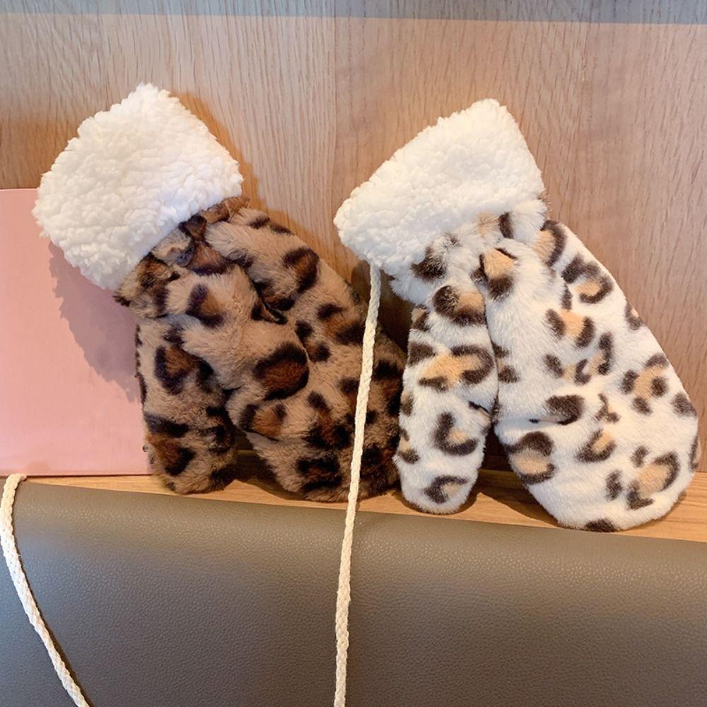 Halter Design Plush Gloves Cow Printed Christmas Mittens Autumn Gloves  Outdoor Activities