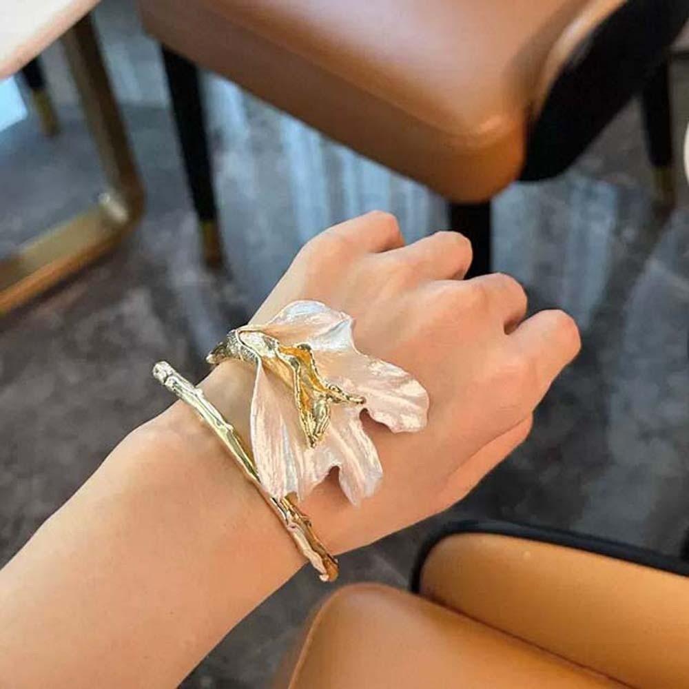 Bracelet Jonc Tulipe Ouvrable Bracelet de Bras Bijoux de Poignet pour Femmes Bracelet Fleur en Métal Cadeaux de Festival