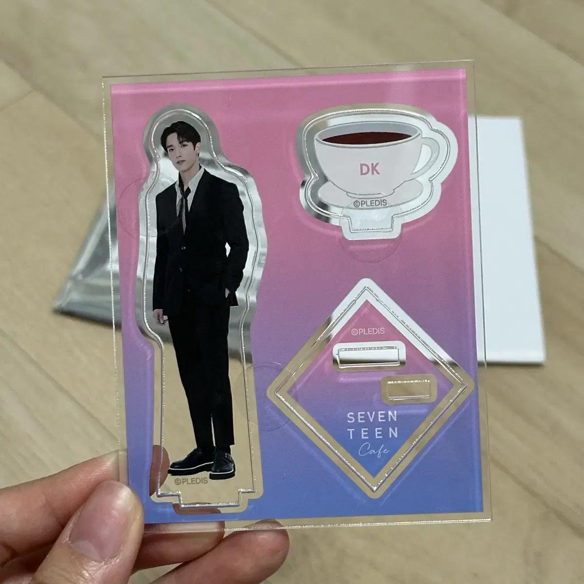 

Seventeen Acrylic Stand