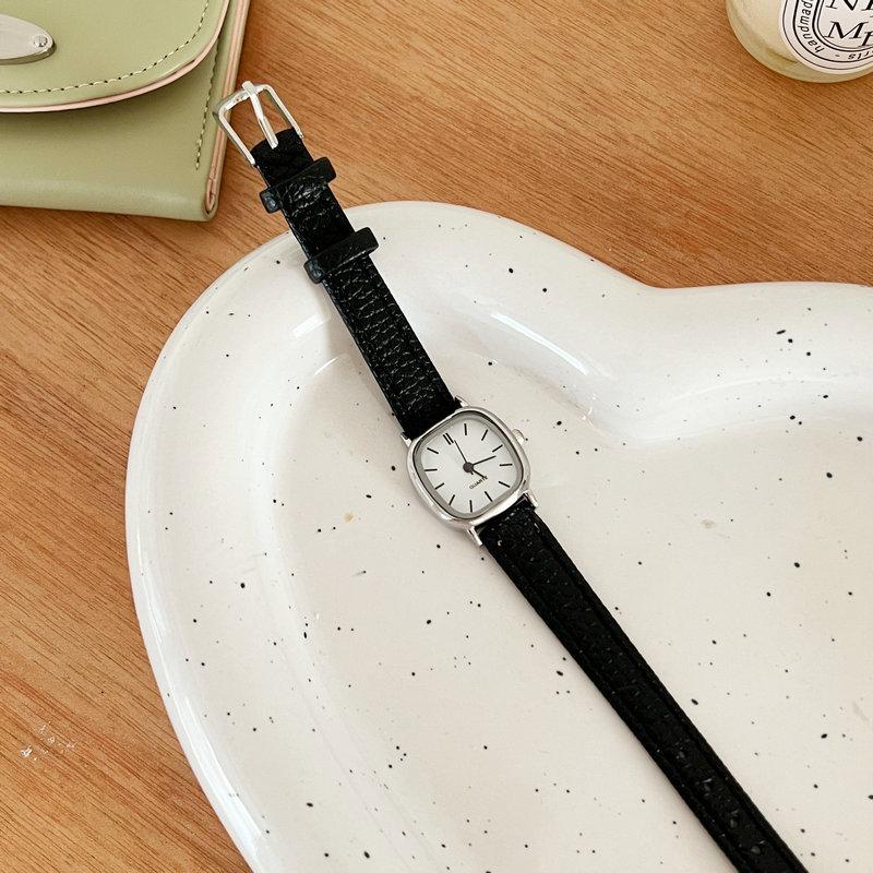 Watch Female Student Retro Square Small Simple Fashion Style College Niche Quartz Watch