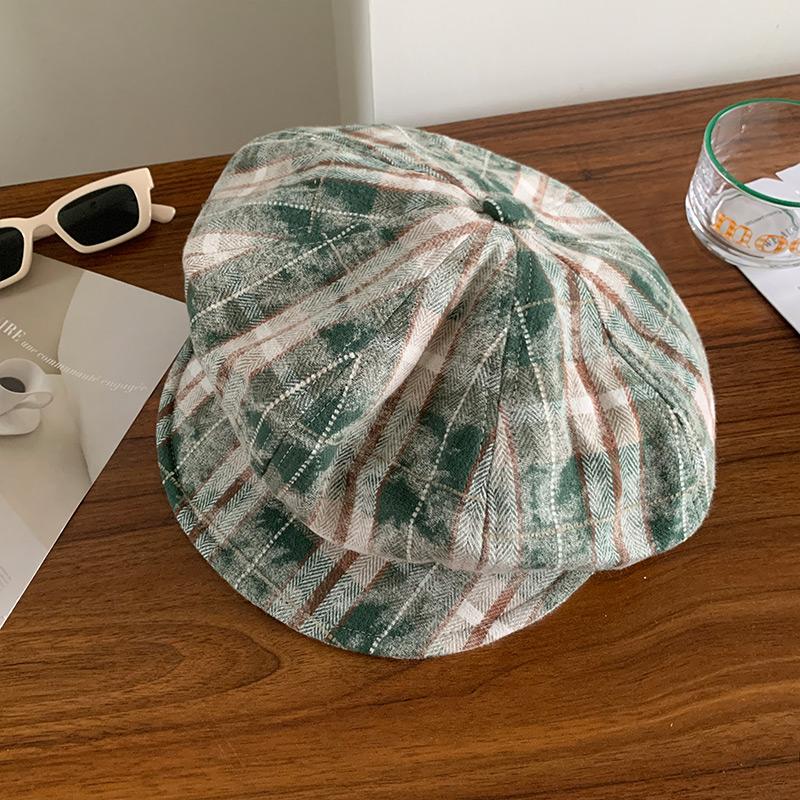 Retro plaid star horn beret women's versatile face small bud painter hat big head circumference hat