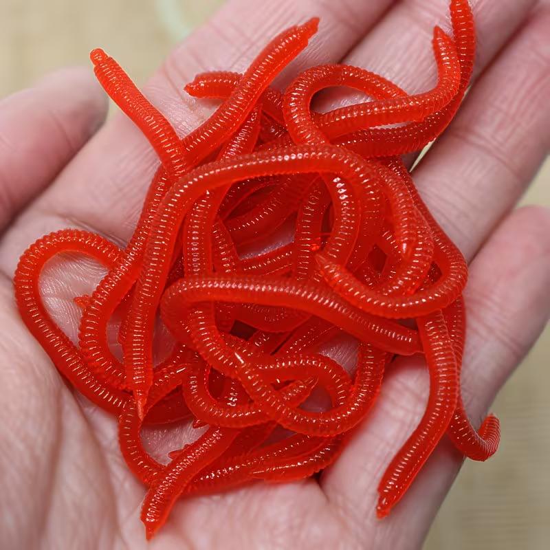 Lifelike Soft Red Worm Earthworm Fishing Lure 35mm Silicone Artificial Bait with Fishy Smell Shrimp Additive for Bass Carp