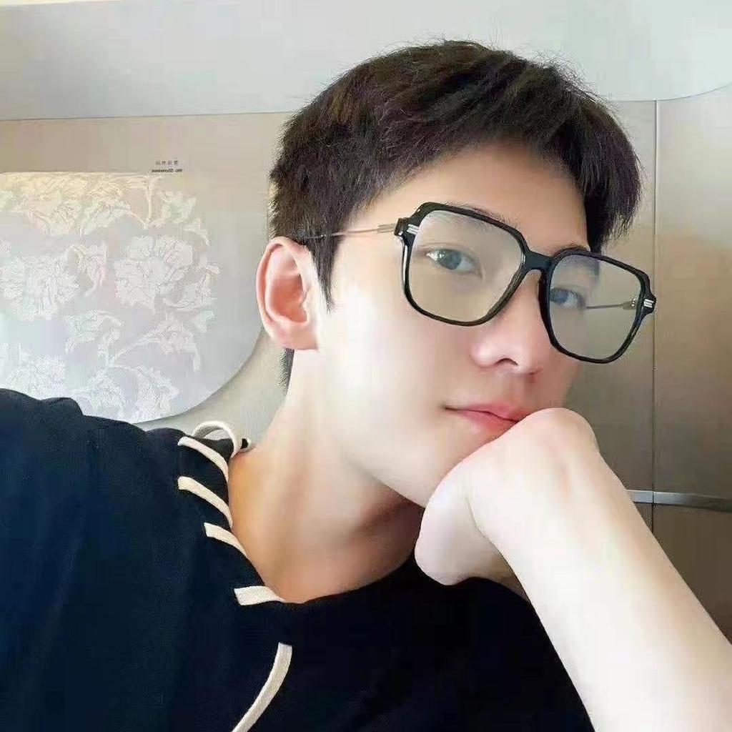 Stylish Anti-Blue Light Glasses: Trendy Large Frame, Slimming, Student-Friendly, Myopia Compatible Sunglasses