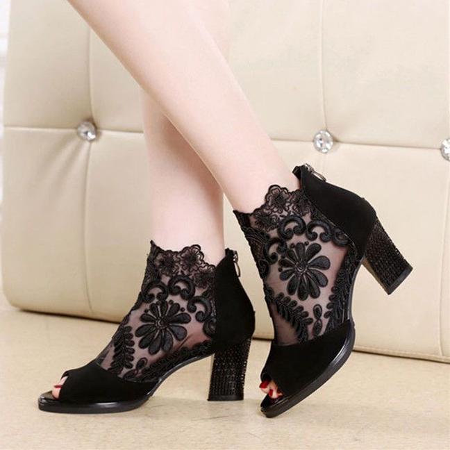Sexy Lace Summer Slipper  Medium Heel Plus Size Sandals Breathable Mesh Fashion Comfortable High Heels