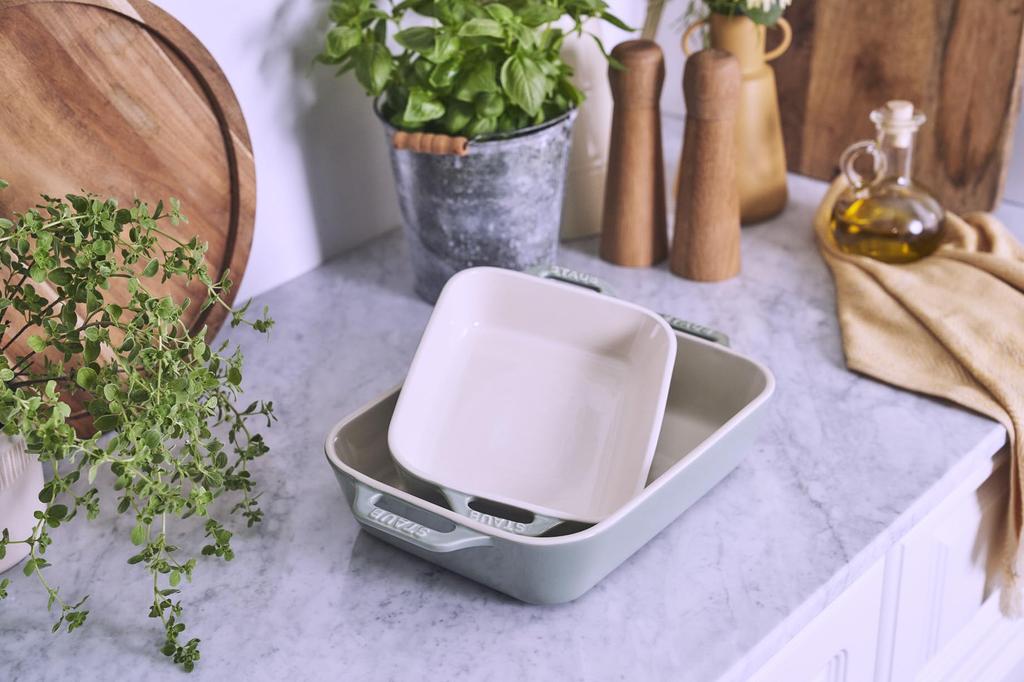 Staub dish 20cm Ceramic gratin dish Oven and microwave safe Japanese Ceramic Eucalyptus color Dish "Rectangular Eucalyptus" [Official product]