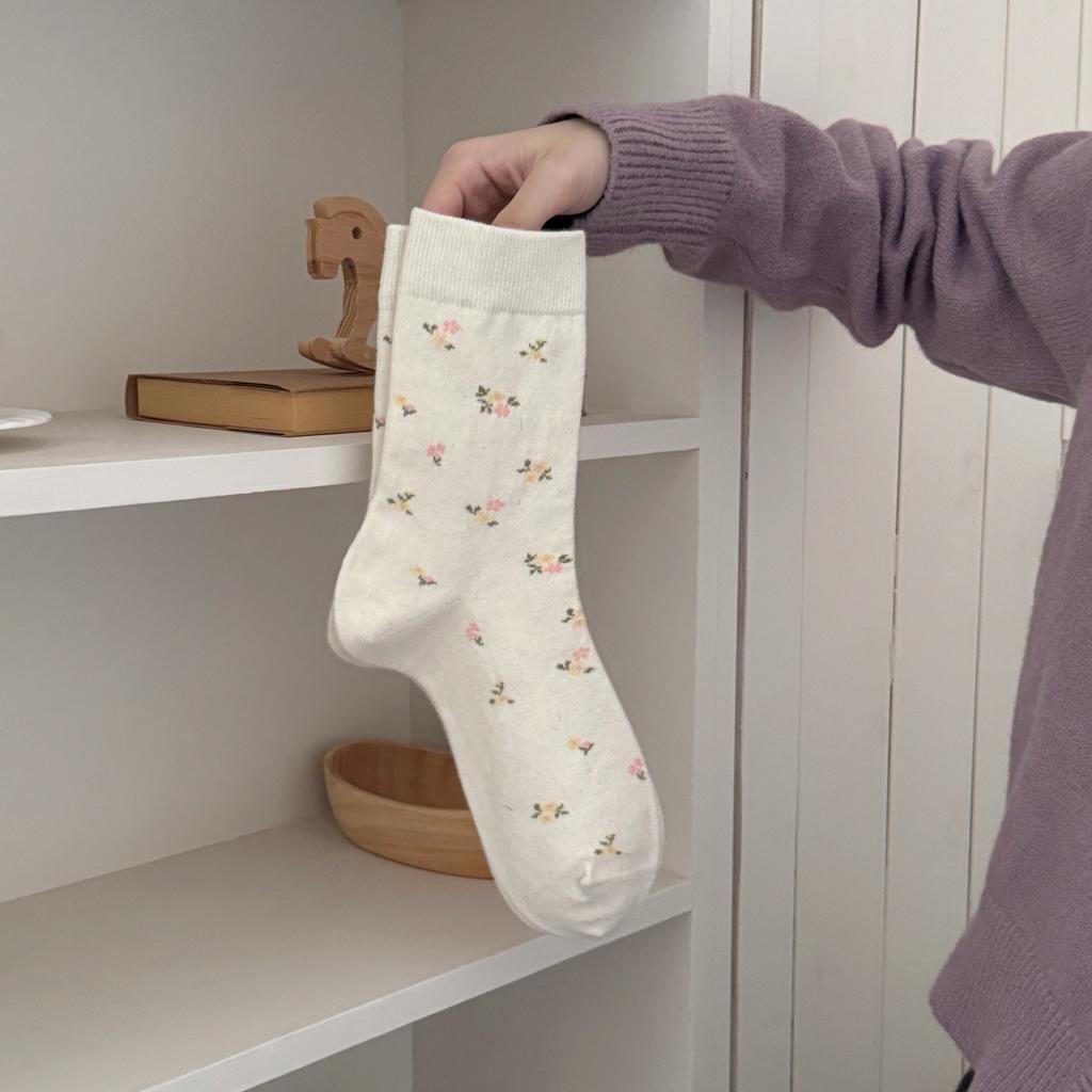 Retro Autumn and Winter Floral Socks, Warm Silk and Wool Socks, Versatile Mid-calf Boneless Socks