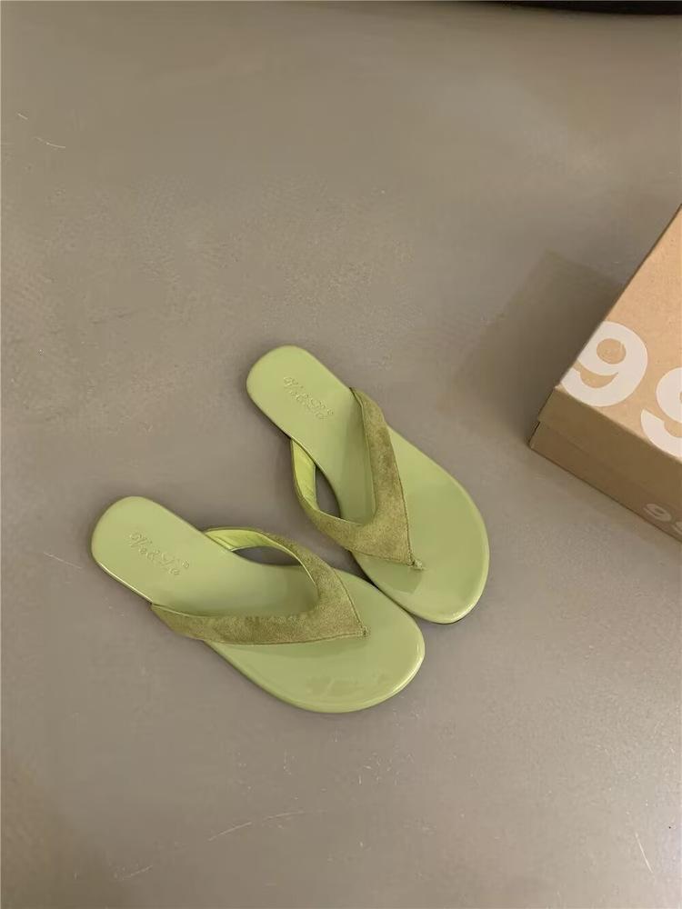 2025 summer new flip-flops thick heel cool slippers medium heel sandals women's shoes trendy fashion outer wear square toe