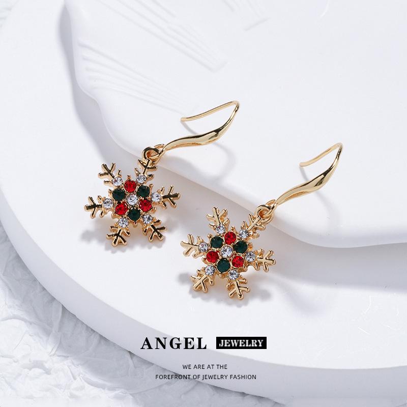 2022 Elegant Snowflake Stud Earrings: European & American Style Christmas Jewelry for Women