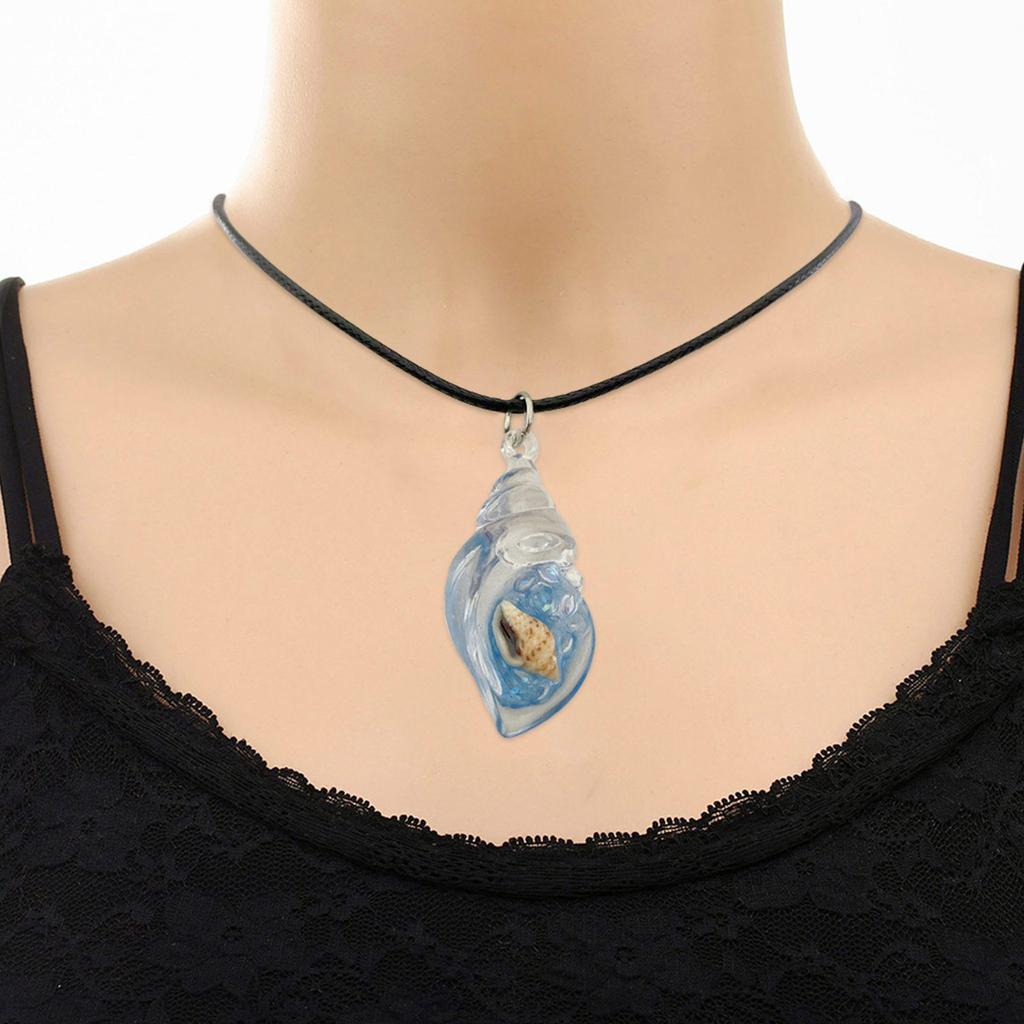 Resin Conch Pendant Necklace Fashionable Resin Conch Necklace Unique Pendant Neckchain for Daily Wear Parties